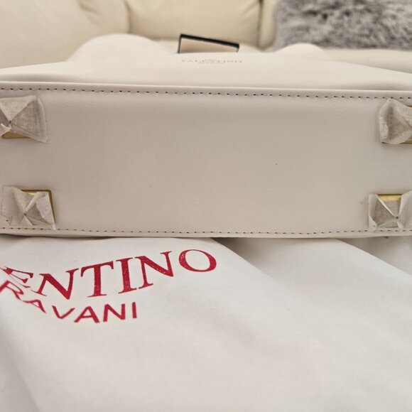 white/cream crossbody - Picture 2 of 6